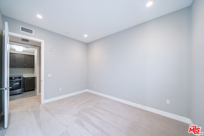 Building Photo - 5837 Village Dr