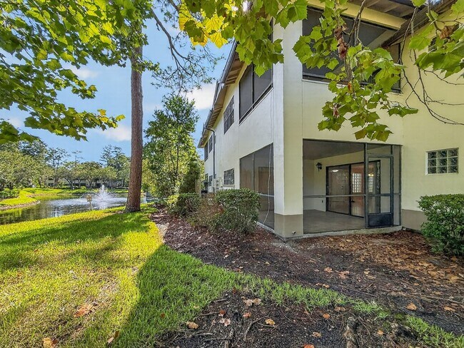Building Photo - 10150 Belle Rive Blvd