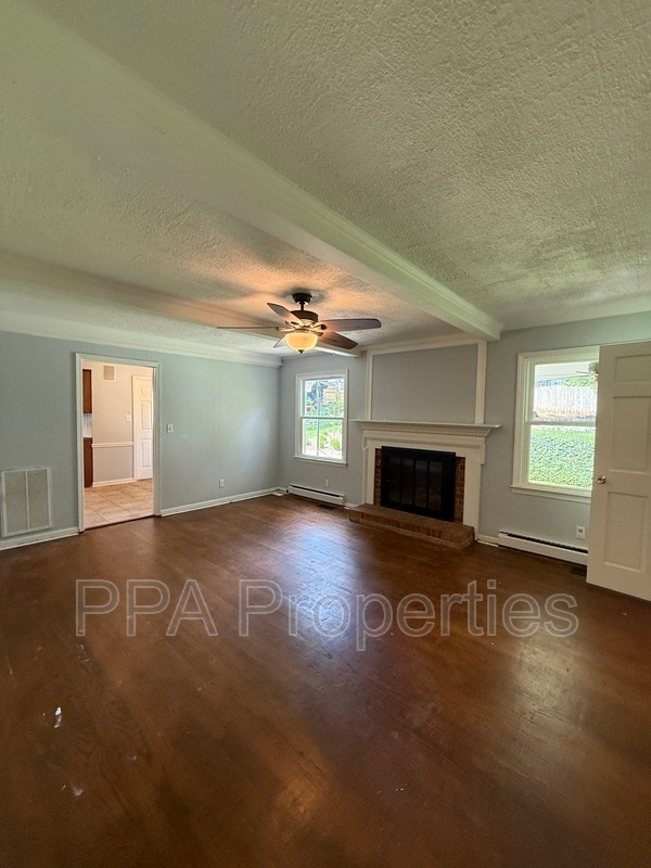 Building Photo - 2115 Churchill Dr