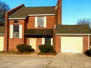 Building Photo - Upscale Condo