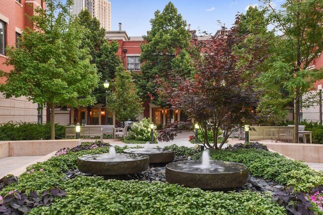 Building Photo - 400 N Clinton St