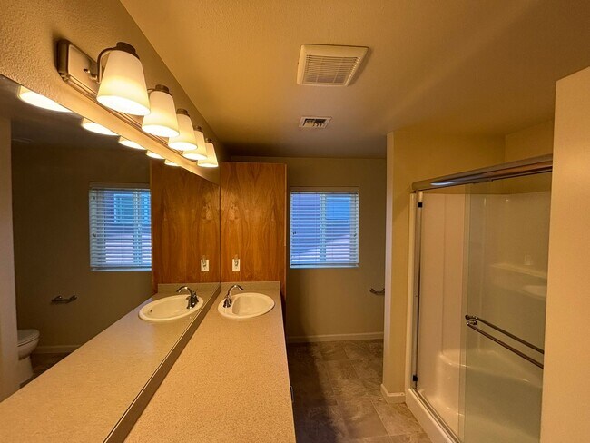 Building Photo - c792