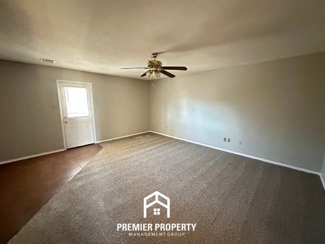 Building Photo - Charming 3BR Memphis Home with Garage, Open Kitchen & Fenced Backyard