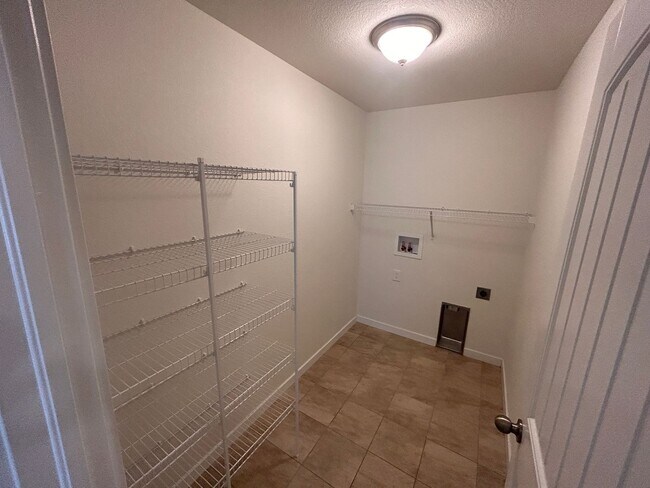 Building Photo - Immaculate 4 Bed 4 Bath Home in School District 20!!!