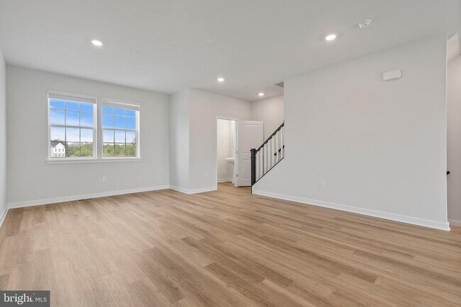 Building Photo - 16628 Green Glade Dr