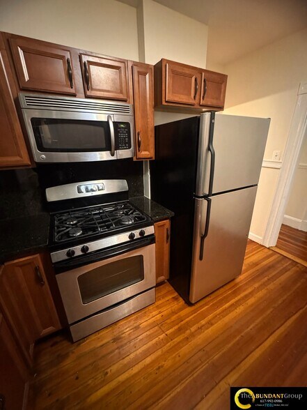 Building Photo - 11 Fairfield St