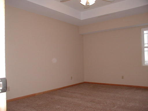 Building Photo - Elegant Town Home