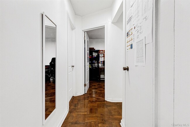 Building Photo - 102-55 67th Dr