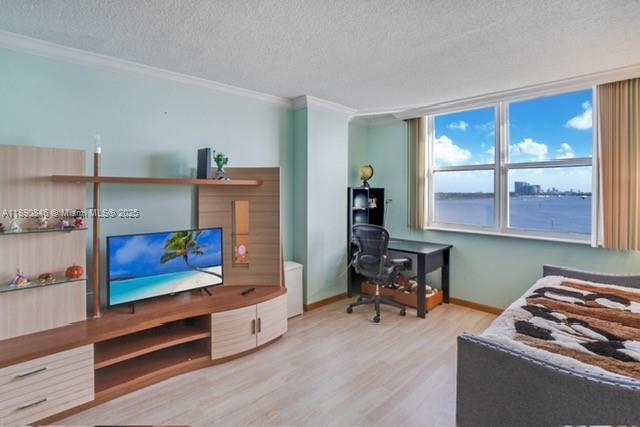 Building Photo - 500 Bayview Dr