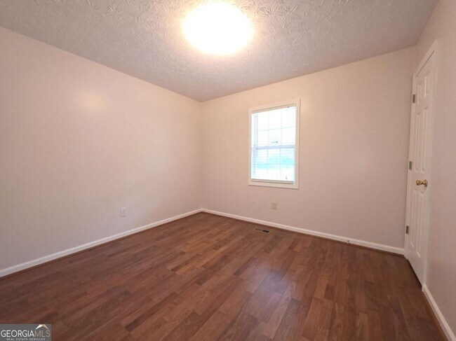 Building Photo - 294 Spring Leaf Dr