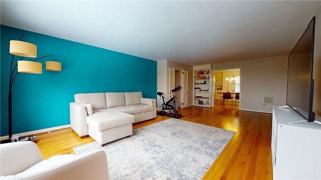 Building Photo - 102 Corson Pl