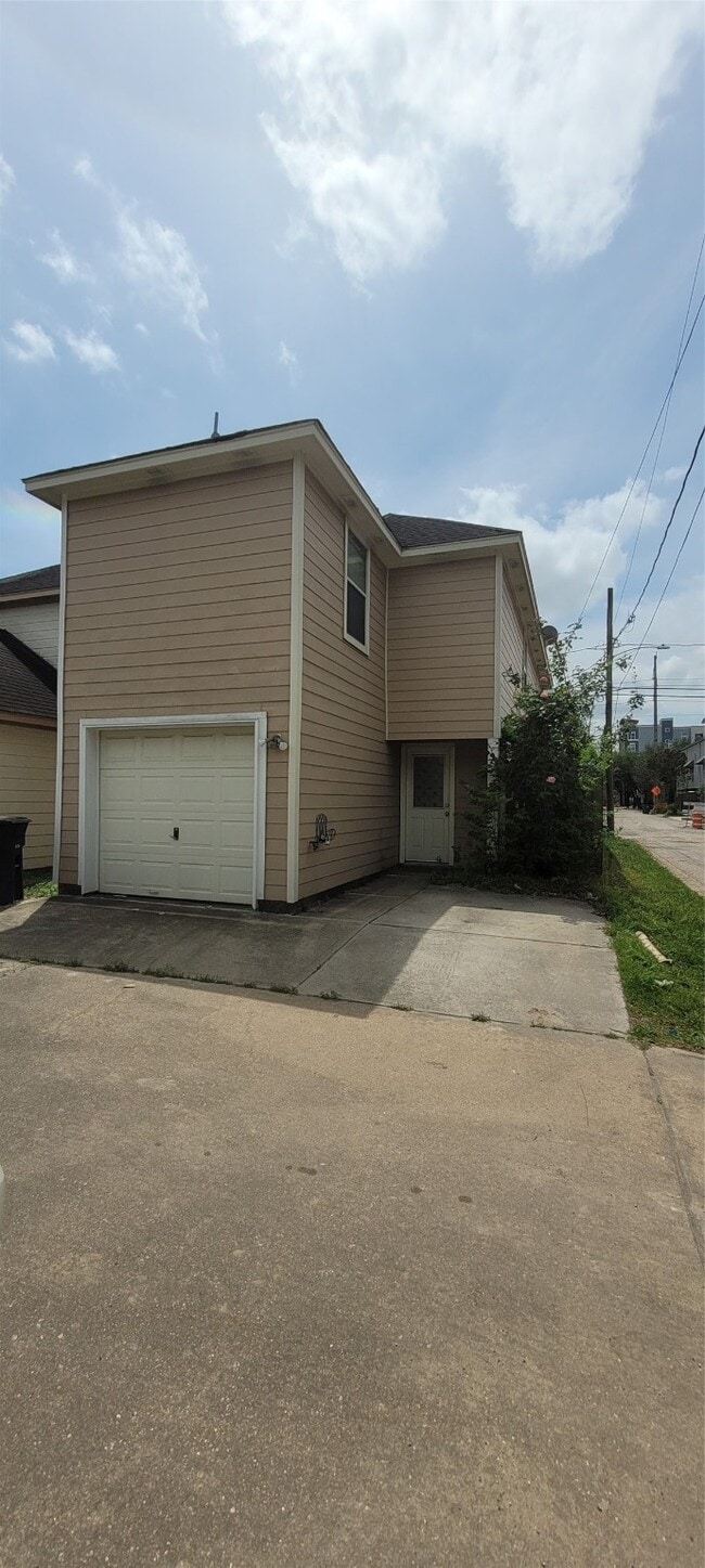 Building Photo - 1426 Ruthven St