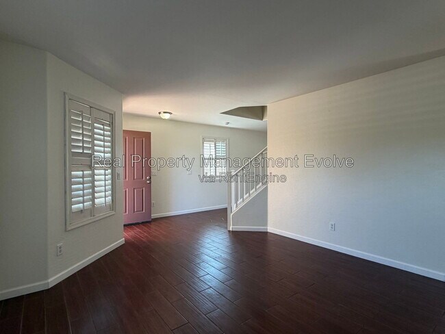 Building Photo - 6903 W Lawrence Ln