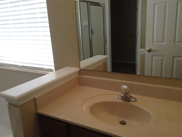 Building Photo - 417 Blue Bell Court