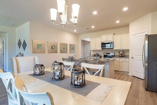 Building Photo - 1087 Sennema Cir