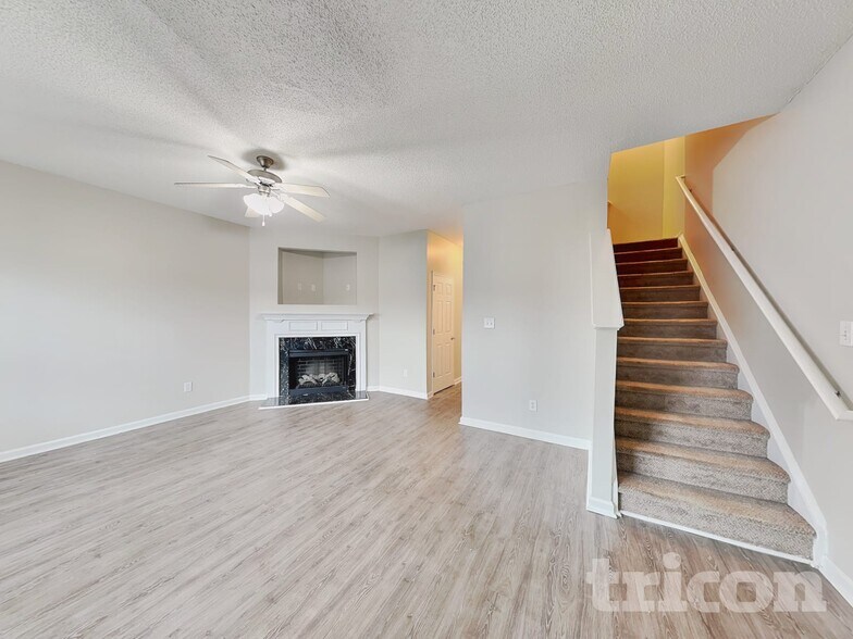 Building Photo - 5484 Sierra Tr