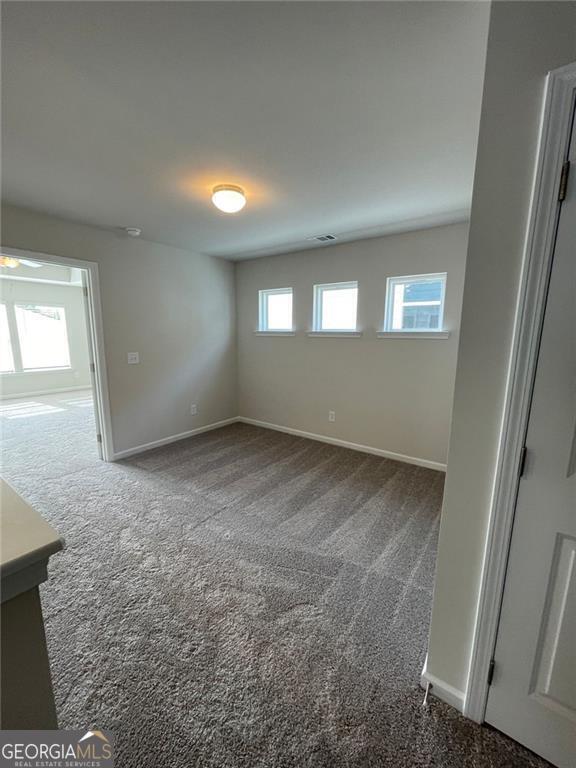 Building Photo - 25 Pineview Dr
