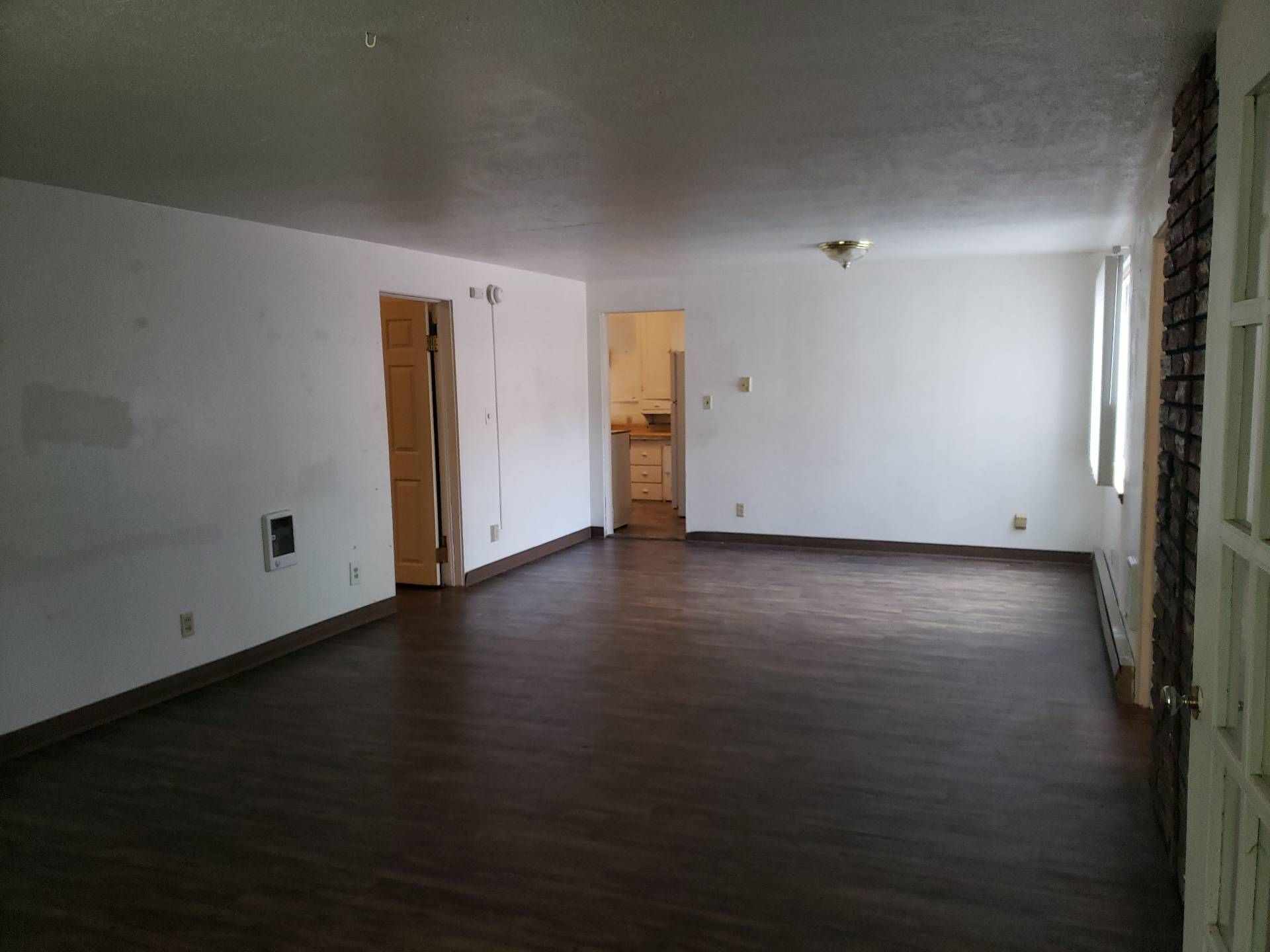 Building Photo - 620 NE Maple St