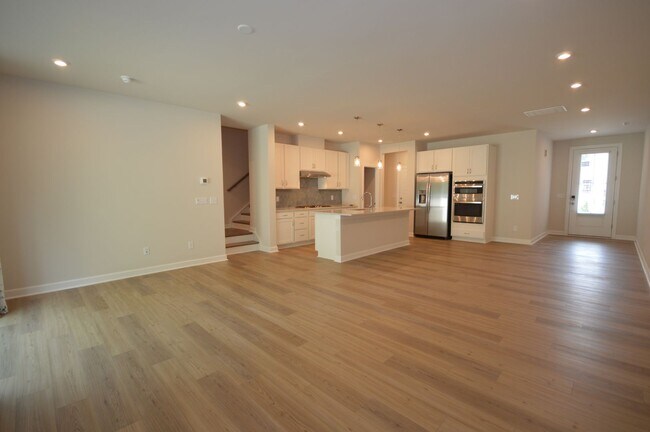 Building Photo - 7805 Sofiana Ave