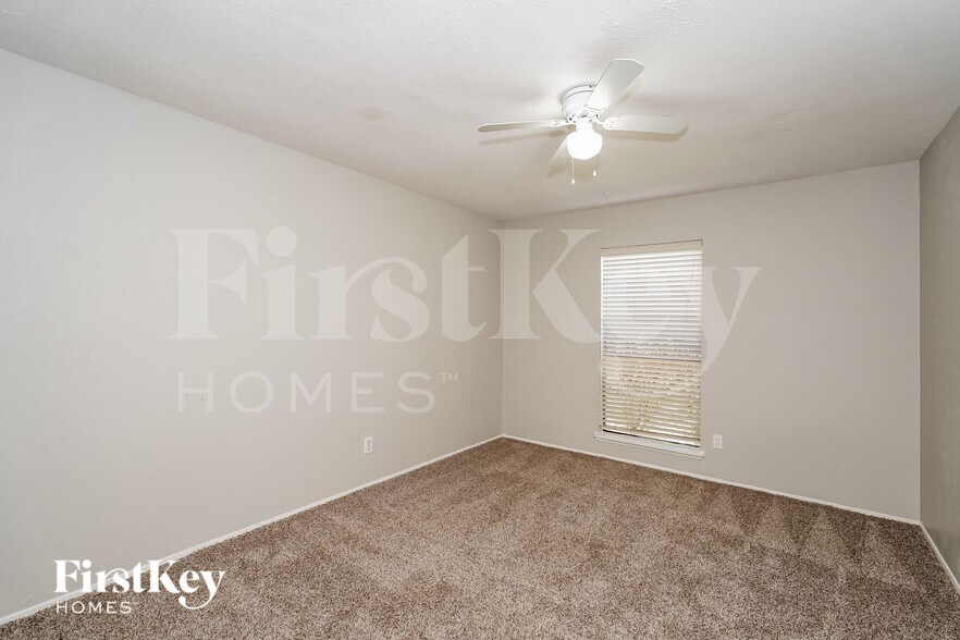 Building Photo - 9814 Emory Oak Cir