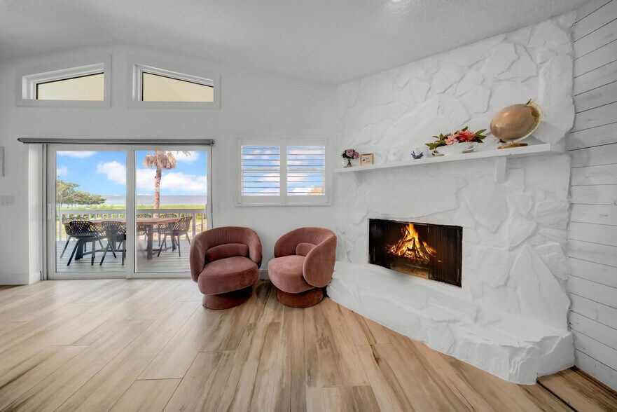 Building Photo - 555 S Gulf Dr