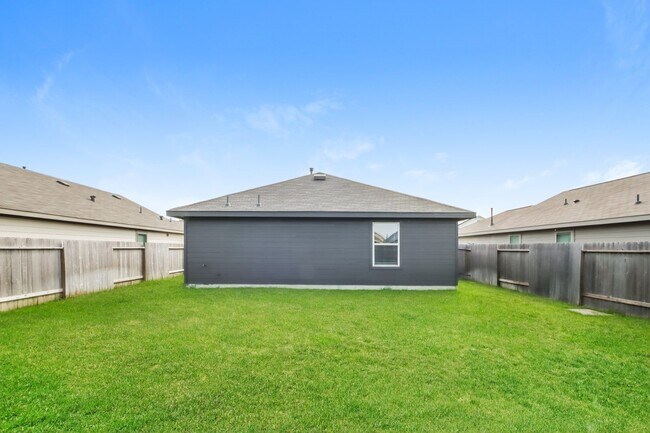 Building Photo - 17599 Longwood Trce Ln