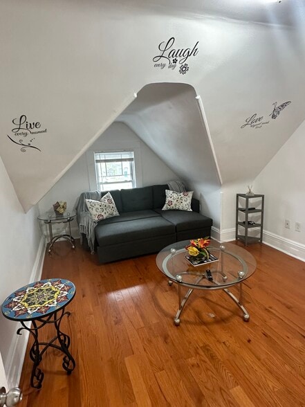 Building Photo - 153 S Grove St