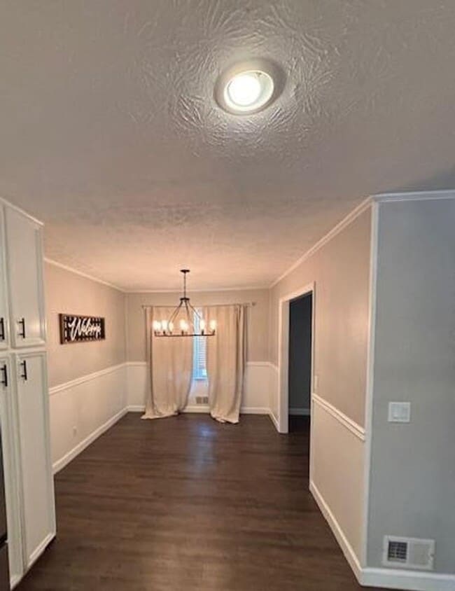 Building Photo - Beautifully Renovated 3-Bedroom, 2-Bath Ranch Home on Full Basement!