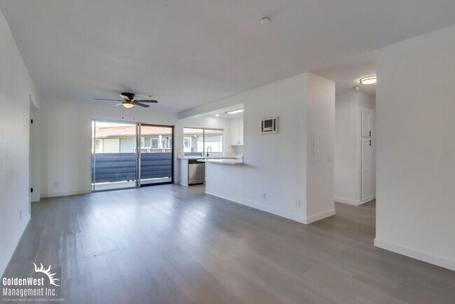 Building Photo - Newly Remodeled 2Bdm 1Ba Condo Located in Oceanside!