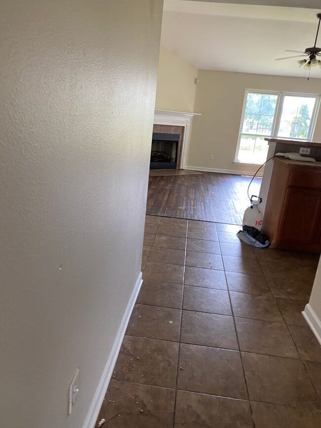 Building Photo - 5239 Hemingway Dr