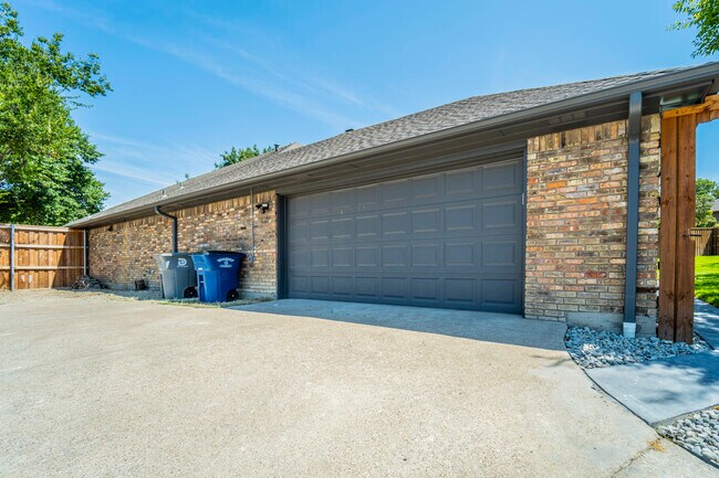 Rear off Alley Driveway - 10014 Bridgegate Cir