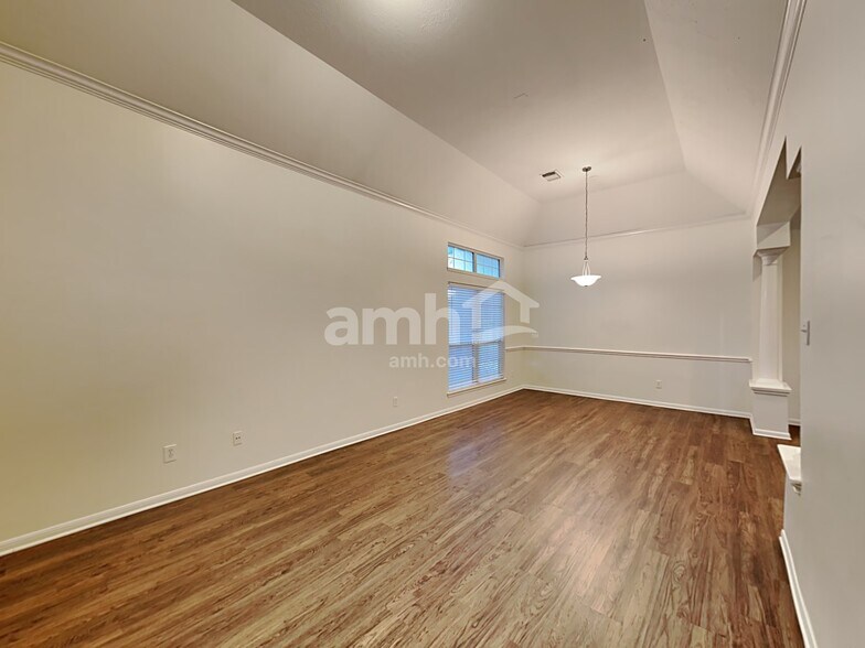 Building Photo - 15207 Henderson Point Dr