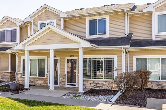 Building Photo - RENT SPECIAL!! 2 Bedroom, 3 Bathroom Townhome in Ankeny!