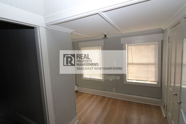 Building Photo - 11 Glen St