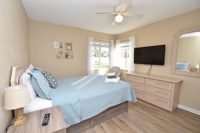 Building Photo - 60 Westover Ln