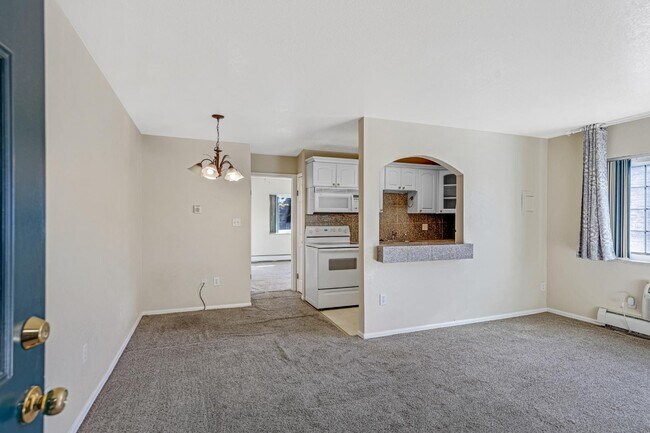 Building Photo - 5995 E Iliff Ave