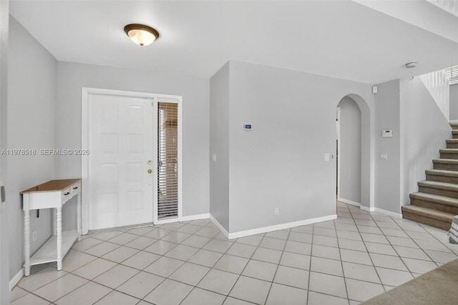 Building Photo - 9481 Oak Grove Cir