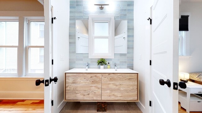 Building Photo - 276-278 Willow St