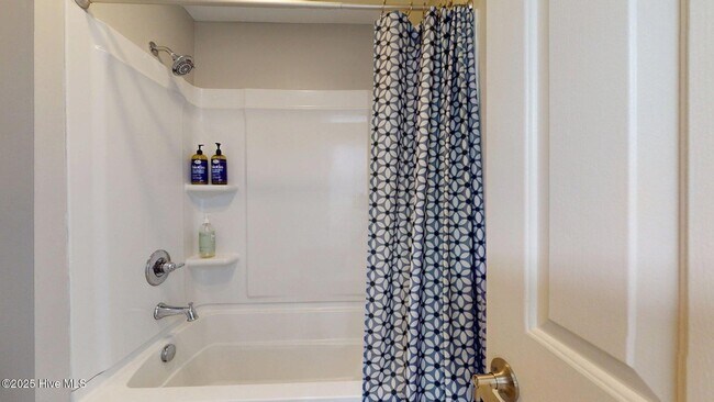 Building Photo - 704 Dover St