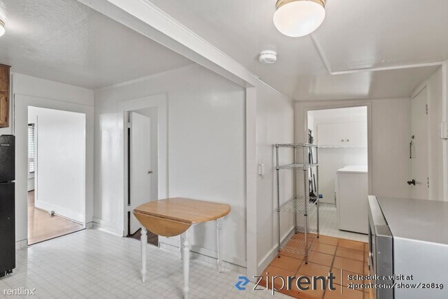 Building Photo - 2 br, 1 bath House - 486 Monroe St, Monter...