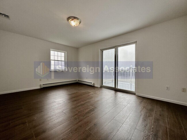 Building Photo - Beautiful house for rent.