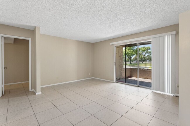Building Photo - 4444 E Paradise Village Pkwy N