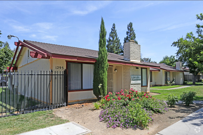 Building Photo - Lincoln Garden Apartments
