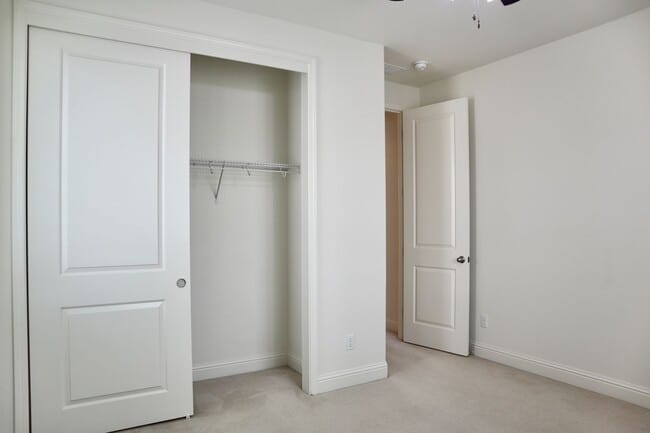 Building Photo - Stunning 3,400 Square Foot Home For Rent! ...