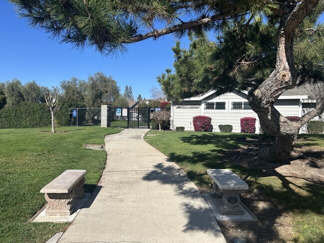 Building Photo - 2252 Southport Ln