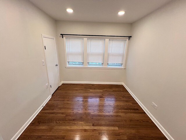 Building Photo - 2303 N 74th Ave