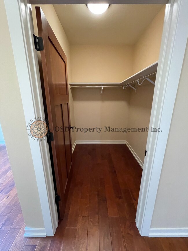 Building Photo - Polleys Square Luxury Condo For Rent