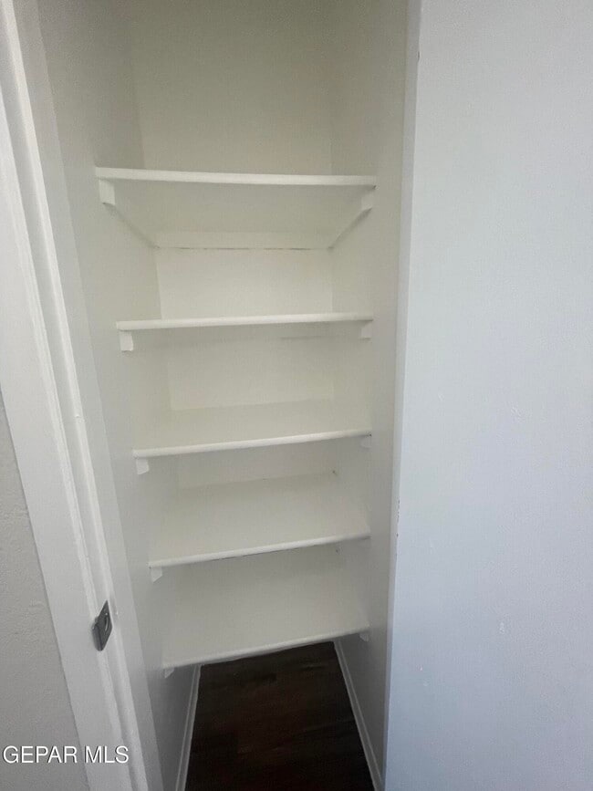 Building Photo - 204 Prado Rd