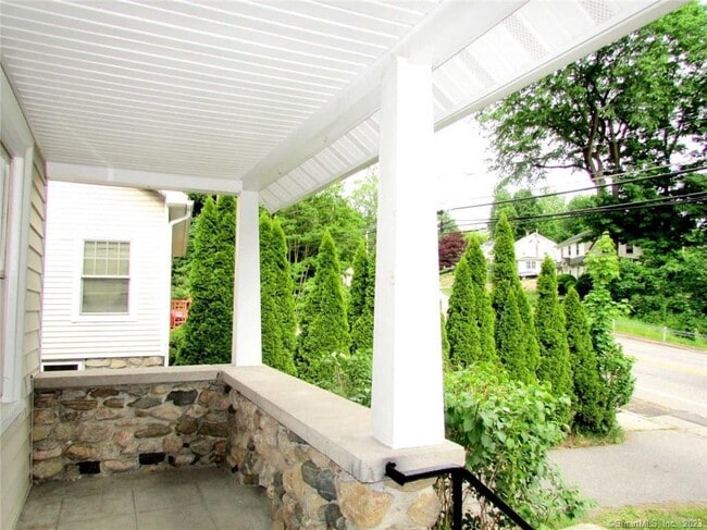 Building Photo - 93 New Harwinton Rd