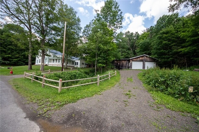 Building Photo - 345 Dorr Edson Rd